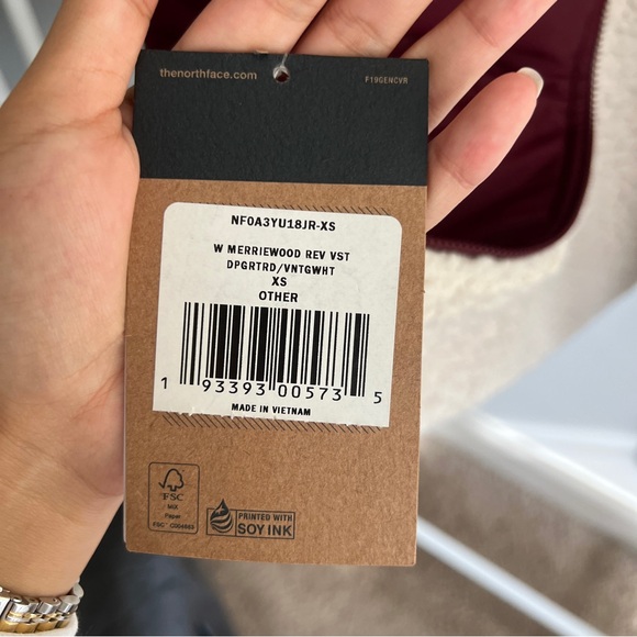 NWT North Face Fleece Vest - Picture 5 of 7